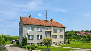 Přední pohled na dům - Prodej bytu 3+1 v družstevním vlastnictví 98 m², Klobouky u Brna