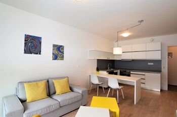 Pronájem bytu 2+kk v osobním vlastnictví 64 m², Praha 8 - Kobylisy