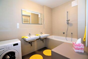 Pronájem bytu 2+kk v osobním vlastnictví 64 m², Praha 8 - Kobylisy