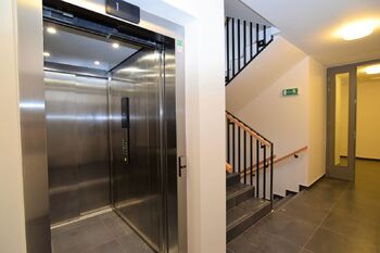 Pronájem bytu 2+kk v osobním vlastnictví 64 m², Praha 8 - Kobylisy