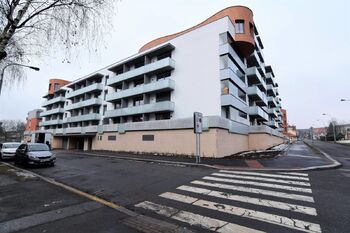 Pronájem bytu 2+kk v osobním vlastnictví 64 m², Praha 8 - Kobylisy