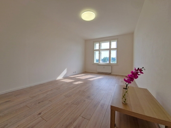 Pronájem bytu 2+kk v osobním vlastnictví 59 m², Praha 5 - Smíchov