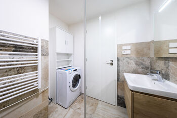Prodej bytu 1+kk v osobním vlastnictví 40 m², Praha 8 - Libeň