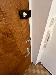 Bezpečnostní dveře  - Prodej bytu 3+1 v osobním vlastnictví 74 m², Slatiňany