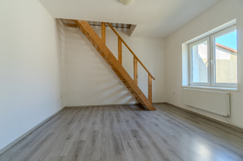 Obývací pokoj 1 - Prodej domu 77 m², Ostrava