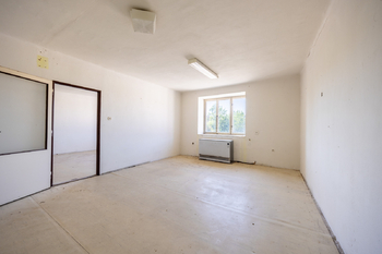 Prodej zemědělského objektu 308 m², Kladruby
