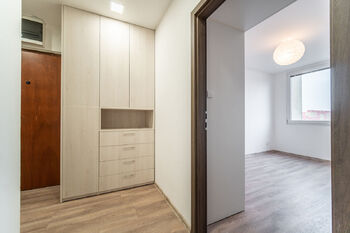Pronájem bytu 2+kk v osobním vlastnictví 42 m², Praha 8 - Bohnice
