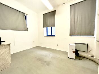 Pronájem skladovacích prostor 63 m², Praha 4 - Nusle