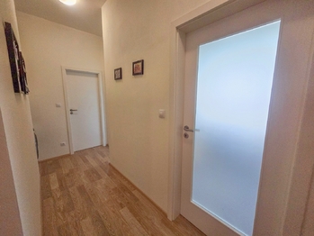 chodba - Pronájem bytu 3+kk v osobním vlastnictví 103 m², České Budějovice
