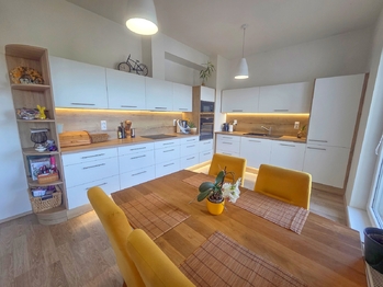 kuchyňský kout - Pronájem bytu 3+kk v osobním vlastnictví 103 m², České Budějovice