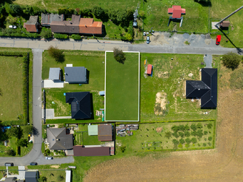 Prodej pozemku 844 m², Police