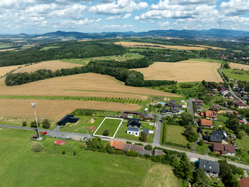 Prodej pozemku 844 m², Police