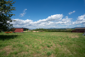 Prodej pozemku 844 m², Police
