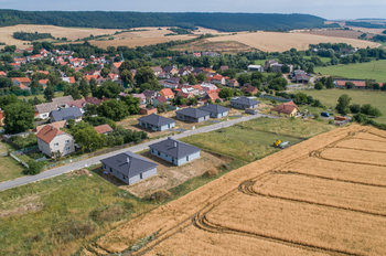 Pohled na pozemky - Prodej domu 121 m², Srbeč