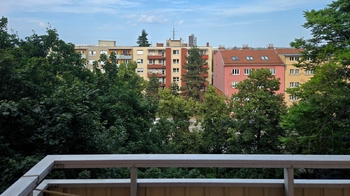 Výhled z balkonu - Prodej bytu 2+1 v osobním vlastnictví 57 m², Brno