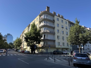 exteriér domu  - Pronájem bytu 2+1 v osobním vlastnictví 42 m², Praha 7 - Holešovice 