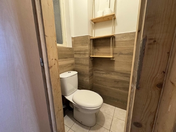 WC - Pronájem bytu 2+1 v osobním vlastnictví 42 m², Praha 7 - Holešovice
