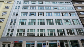 Pohled z ulice  - Pronájem kancelářských prostor 22 m², Praha 2 - Vinohrady
