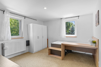 2.NP pokoj 1 - Prodej domu 254 m², Zdiby