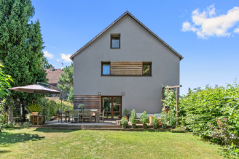 Prodej domu 254 m², Zdiby