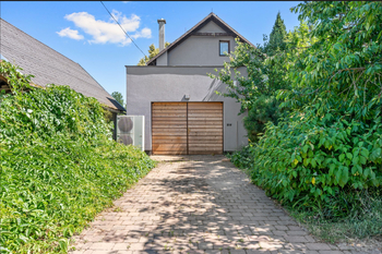 Prodej domu 254 m², Zdiby