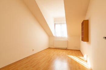 Pronájem domu 110 m², Praha 9 - Újezd nad Lesy