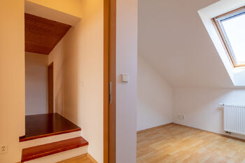 Pronájem domu 110 m², Praha 9 - Újezd nad Lesy