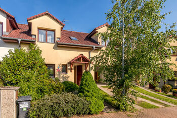 Pronájem domu 110 m², Praha 9 - Újezd nad Lesy