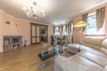 Pronájem domu 205 m², Lhota