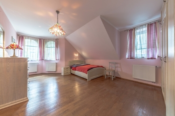 Pronájem domu 205 m², Lhota