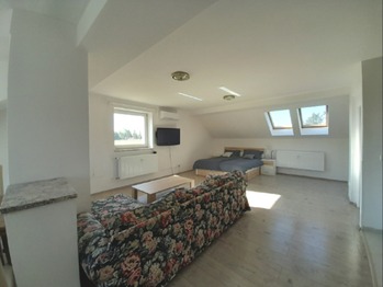 Pronájem bytu 1+kk v osobním vlastnictví 50 m², Praha 9 - Klánovice
