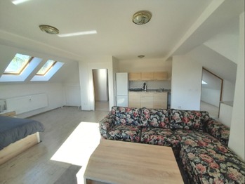 Pronájem bytu 1+kk v osobním vlastnictví 50 m², Praha 9 - Klánovice
