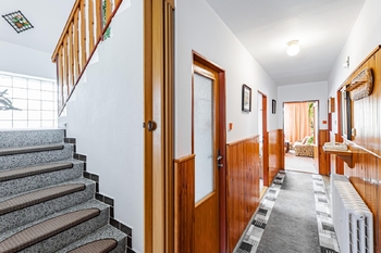 Chodba v přízemí. - Prodej domu 133 m², Štěpánovice