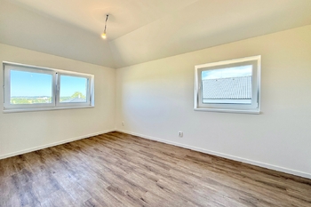 Ložnice - Prodej bytu 4+kk v osobním vlastnictví 104 m², Strančice