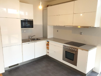 Prodej bytu 3+kk v osobním vlastnictví 83 m², Praha 6 - Suchdol