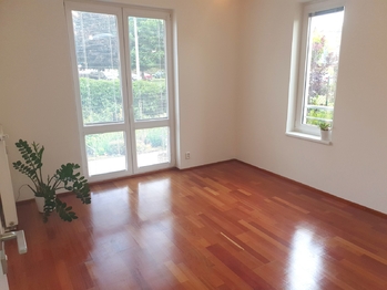 Prodej bytu 3+kk v osobním vlastnictví 83 m², Praha 6 - Suchdol