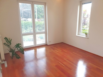 Prodej bytu 3+kk v osobním vlastnictví 83 m², Praha 6 - Suchdol