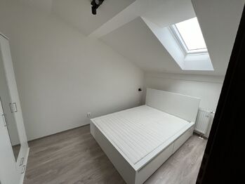 Pronájem bytu 2+kk v osobním vlastnictví 38 m², Kladno