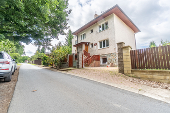 Pronájem domu 240 m², Říčany