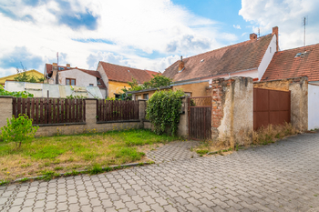 Prodej domu 100 m², Dobřany