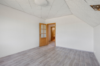 Prodej domu 200 m², Dolní Hbity