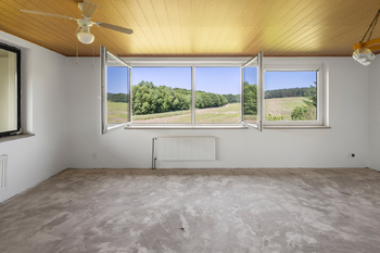 Prodej domu 200 m², Dolní Hbity