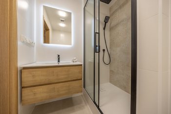 Koupelna - Pronájem bytu 2+kk v osobním vlastnictví 44 m², Praha 4 - Modřany