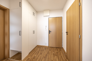 Předsíň - Pronájem bytu 2+kk v osobním vlastnictví 44 m², Praha 4 - Modřany