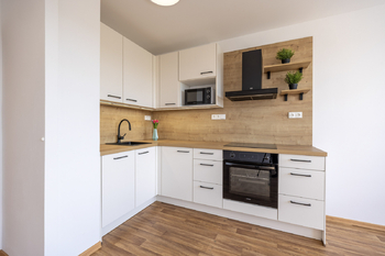 Obývací pokoj s kuchyňským koutem - Pronájem bytu 2+kk v osobním vlastnictví 44 m², Praha 4 - Modřany 