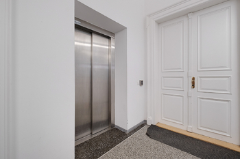 Pronájem skladovacích prostor 30 m², Praha 7 - Bubeneč