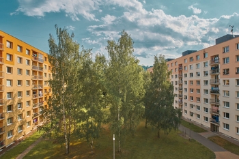 pohled z lodžie - Pronájem bytu 3+1 v osobním vlastnictví 74 m², Semily