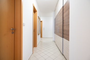 Chodba - Prodej bytu 3+kk v osobním vlastnictví 112 m², Praha 6 - Liboc