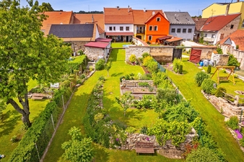 Dům a zahrada - Prodej domu 267 m², Benešov nad Černou 