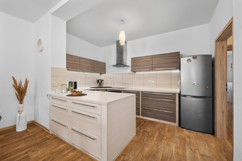 3+kk: kuchyň - Prodej domu 267 m², Benešov nad Černou